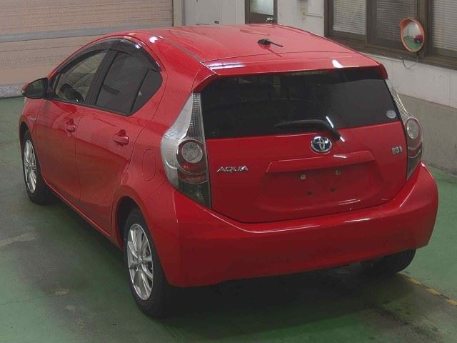 TOYOTA AQUA 2012