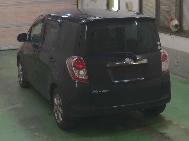 TOYOTA RACTIS 2010