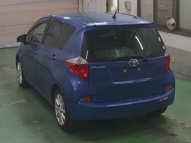TOYOTA RACTIS 2013