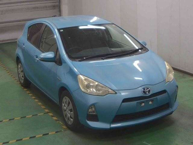 TOYOTA AQUA 2013