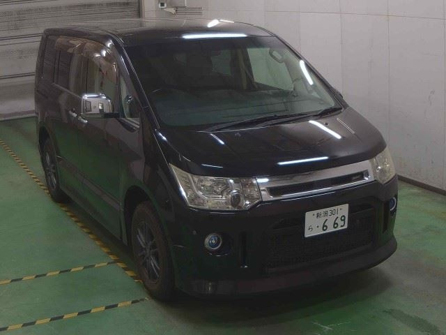 MITSUBISHI DELICA D5 2012