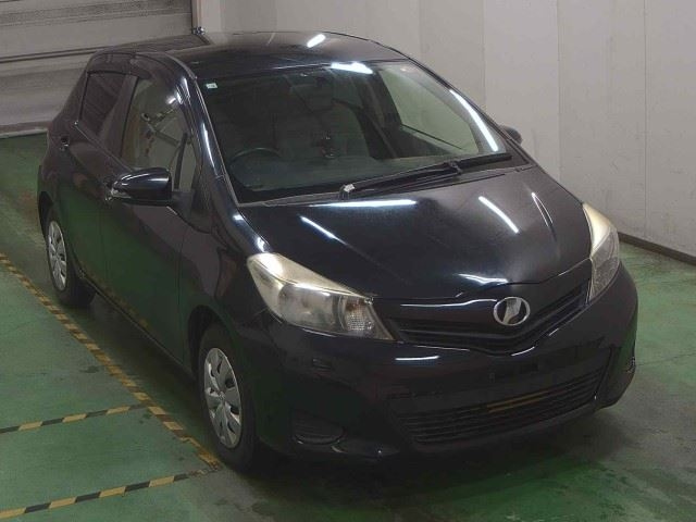 TOYOTA VITZ 2012