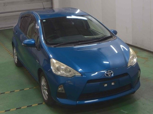 TOYOTA AQUA 2012