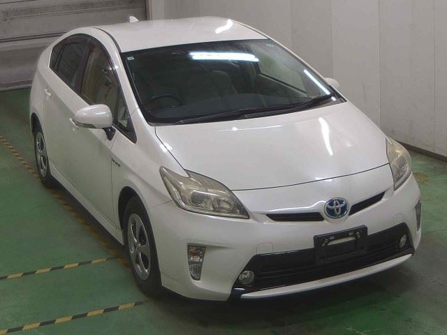 TOYOTA PRIUS 2013