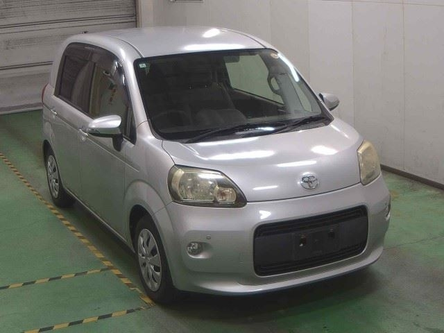 TOYOTA PORTE 2012