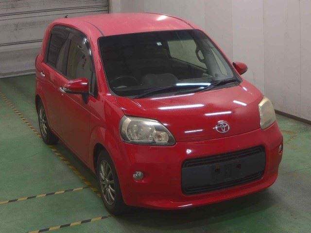 TOYOTA PORTE 2013