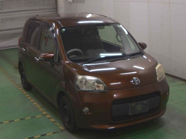 TOYOTA PORTE 2012