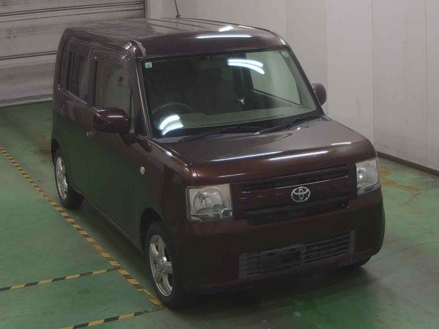 TOYOTA PIXIS SPACE 2011