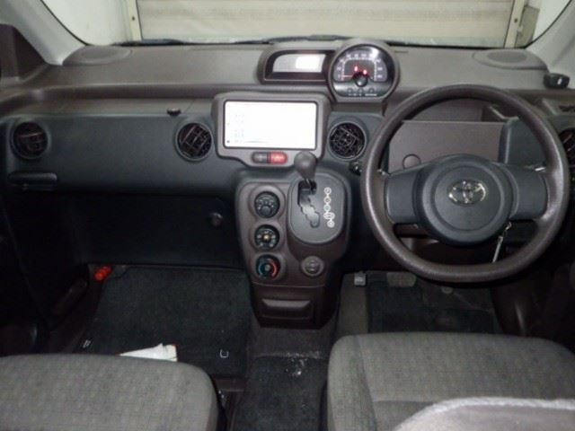 TOYOTA PORTE 2012