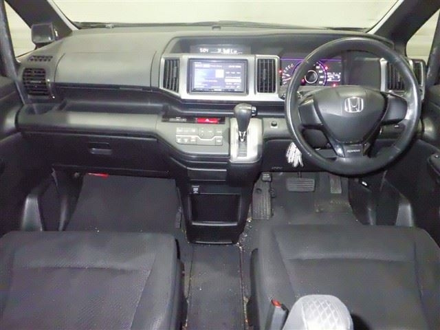 HONDA STEP WAGON 2011