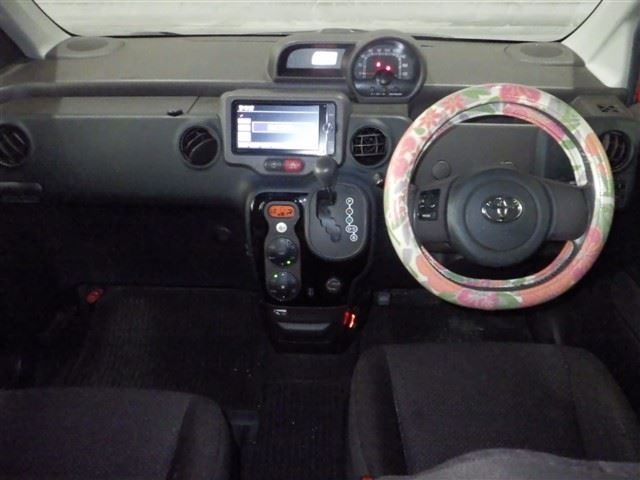 TOYOTA PORTE 2014