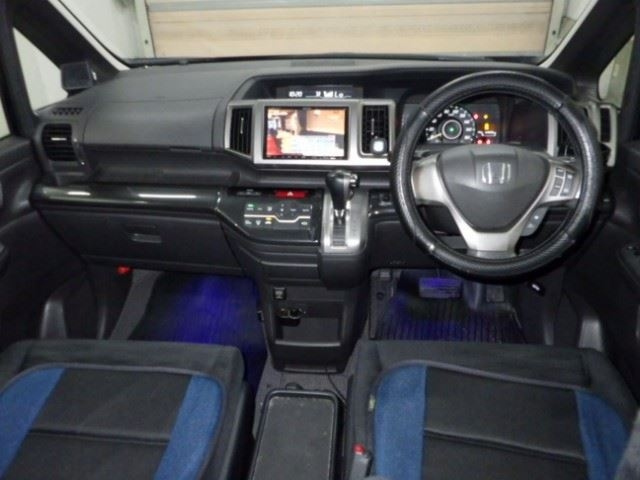 HONDA STEP WAGON 2012