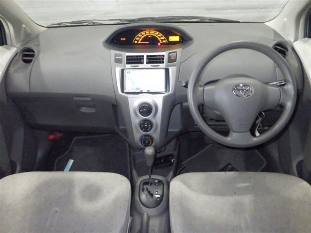 TOYOTA VITZ 2009