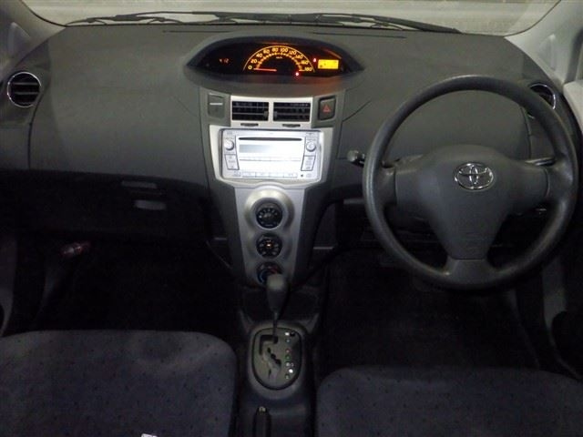 TOYOTA VITZ 2008