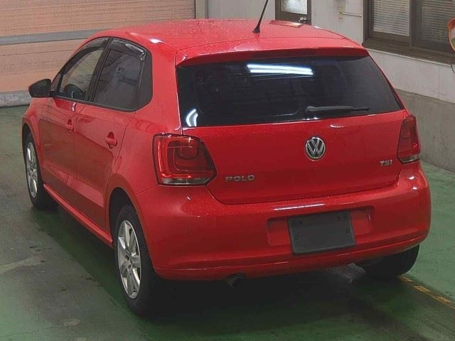 VOLKSWAGEN POLO 2010