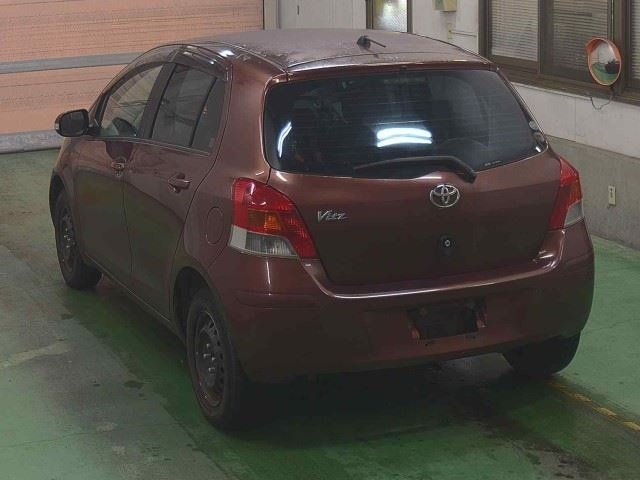 TOYOTA VITZ 2010