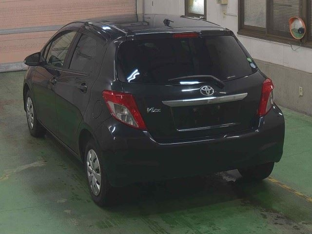 TOYOTA VITZ 2012
