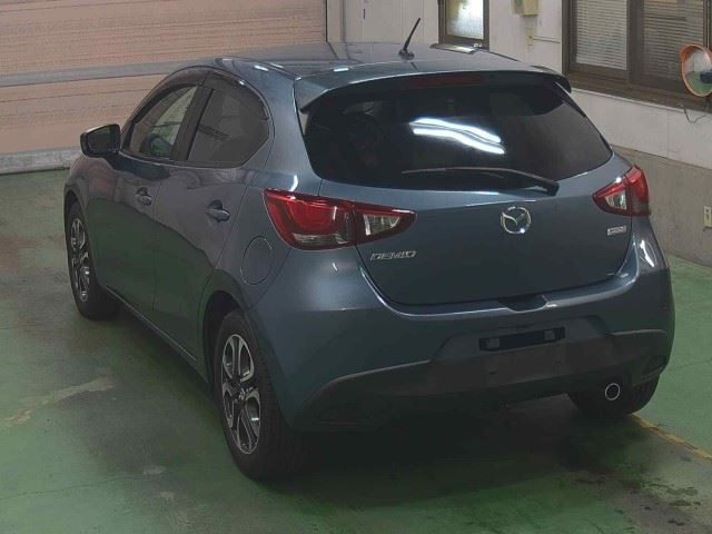 MAZDA DEMIO 2015