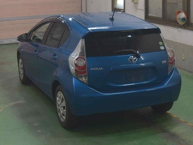 TOYOTA AQUA 2012