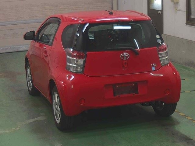 TOYOTA IQ 2010
