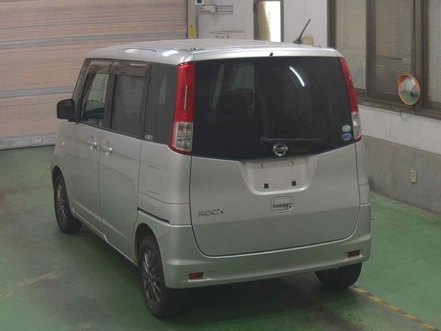 NISSAN ROOX 2010