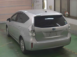 TOYOTA PRIUS ALPHA 2012