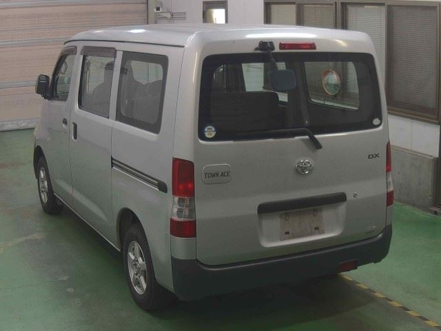 TOYOTA TOWN ACE VAN 2011