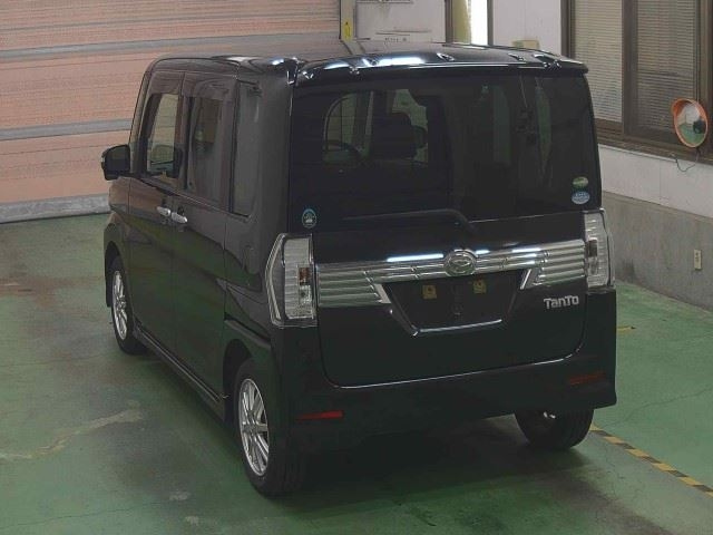 DAIHATSU TANTO 2016