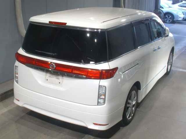 NISSAN ELGRAND 2011