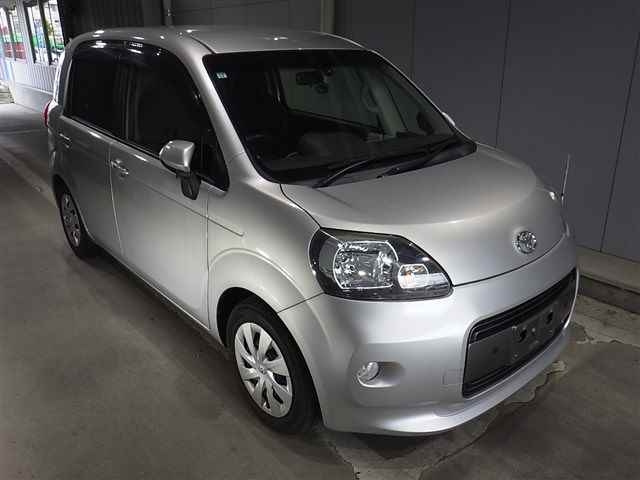 TOYOTA PORTE 2015