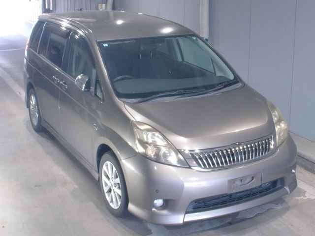 TOYOTA ISIS 2009