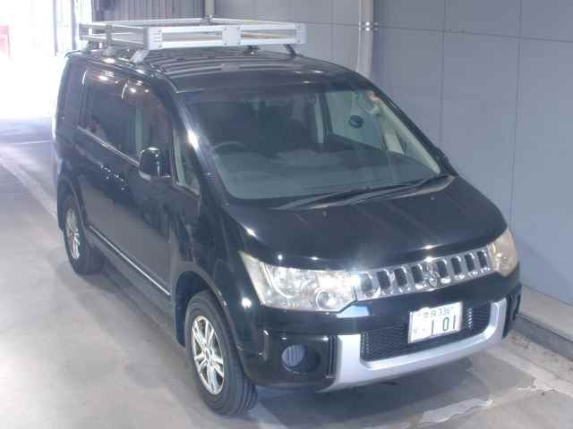 MITSUBISHI DELICA D5 2011