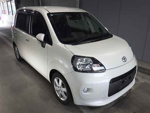 TOYOTA PORTE 2020