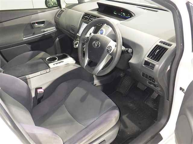 TOYOTA PRIUS ALPHA 2012
