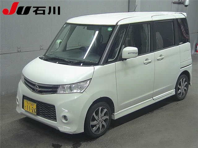 NISSAN ROOX 2013