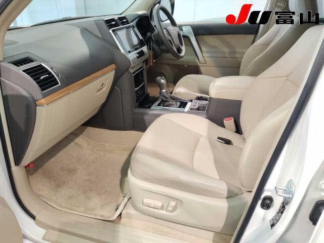 TOYOTA LAND CRUISER PRADO 2020