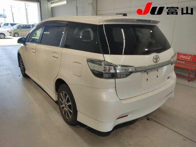 TOYOTA WISH 2014