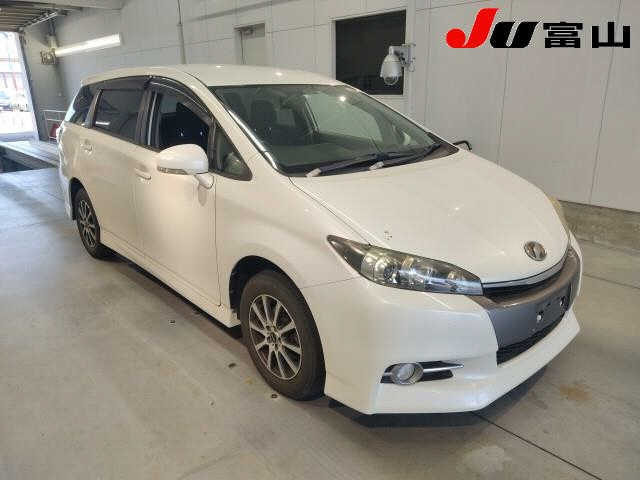 TOYOTA WISH 2014