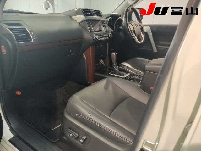 TOYOTA LAND CRUISER PRADO 2017