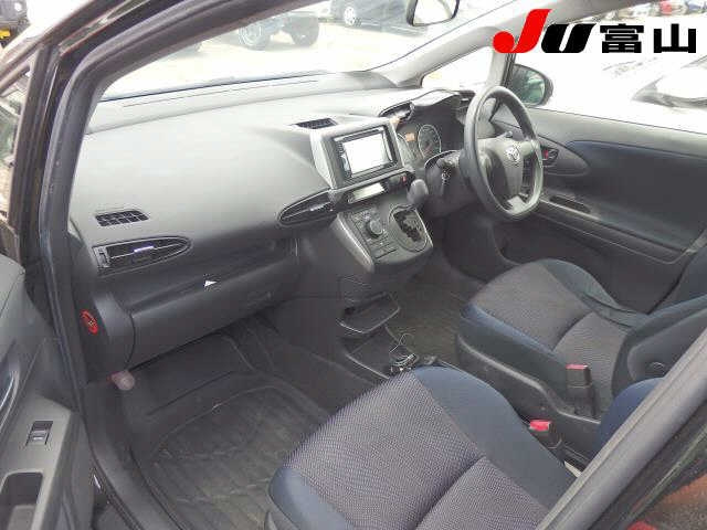 TOYOTA WISH 2014