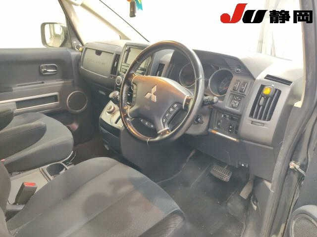 MITSUBISHI DELICA D5 2015