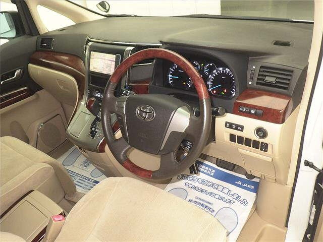 TOYOTA ALPHARD 2010