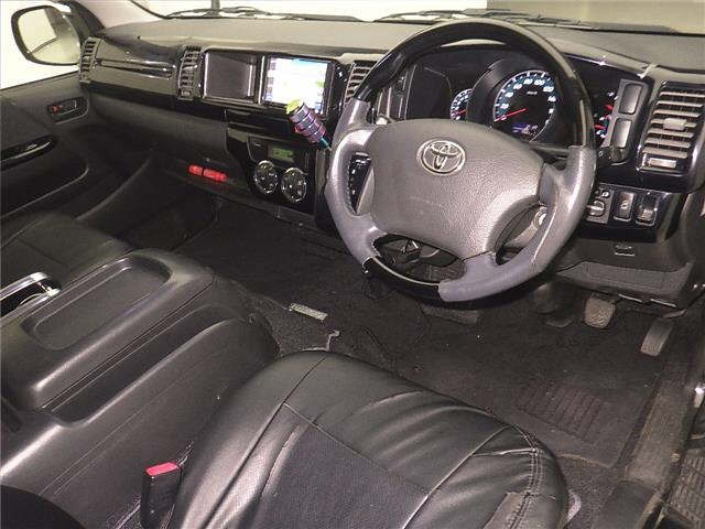 TOYOTA HIACE 2014