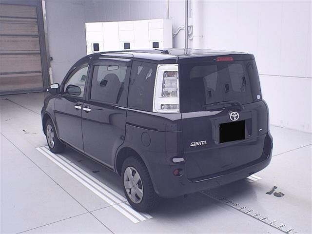 TOYOTA SIENTA 2015