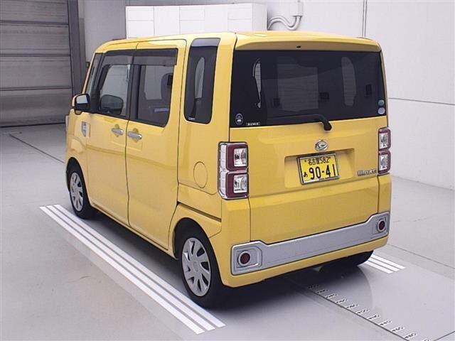 DAIHATSU WAKE 2015