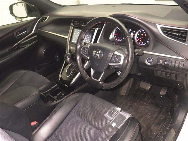 TOYOTA HARRIER 2017