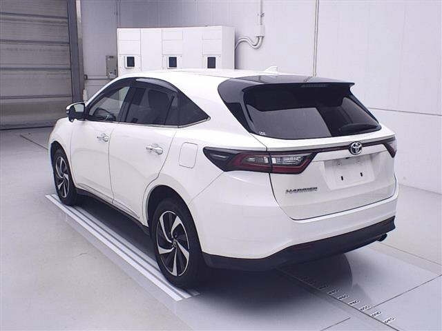 TOYOTA HARRIER 2017