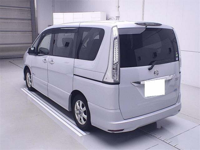 NISSAN SERENA 2013