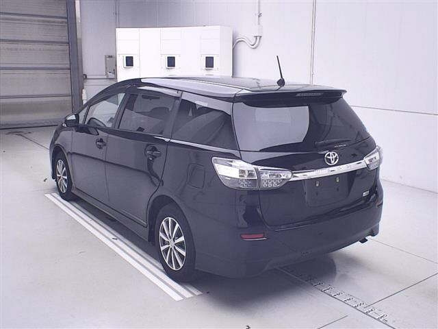 TOYOTA WISH 2015