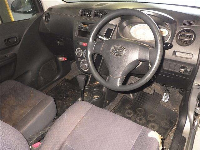 DAIHATSU MIRA 2010